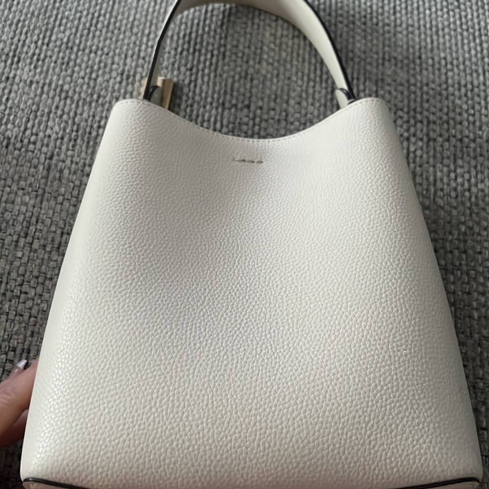 Authentic Coach - image 3